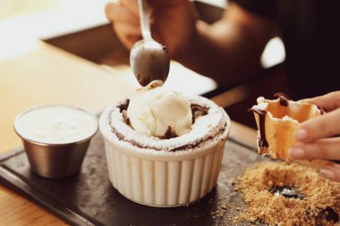 dondurma çikolatalı sufle