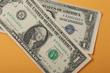 Bir sürü nakit bize dolar