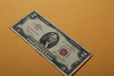 Bir sürü nakit bize dolar