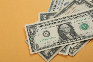 Bir sürü nakit bize dolar