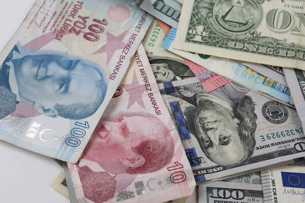 Мультидолларовые наличные и монеты, банкноты нового поколения, биткойн, турецкая лира