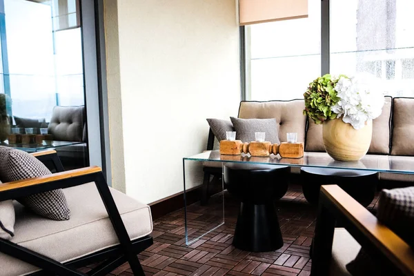 Modern balkon terasının içi