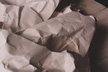 Beyaz buruşmuş kağıt arkaplan grunge doku arkaplanı