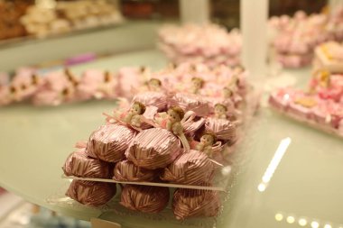 bir sürü değişik çikolatalı pralin