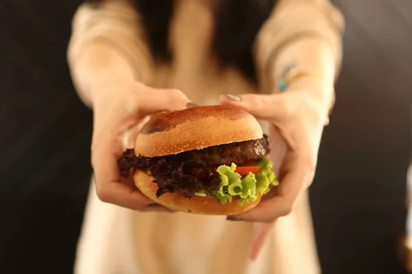 Zelfgemaakte Hamburger Met Verse Groenten — Stockfoto