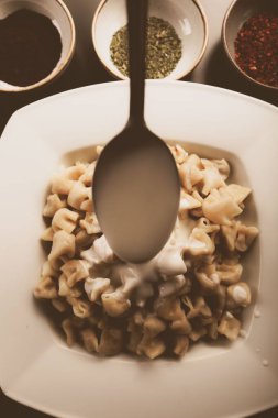 Türk mantı manlama plaka üzerinde