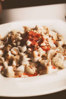 Türk mantı manlama plaka üzerinde