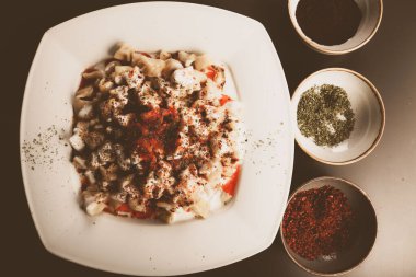 Türk mantı manlama plaka üzerinde