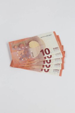 Multi Euro Dolar, farklı türde yeni nesil banknotlar, bitcoin