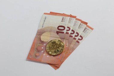 Multi Euro Dolar, farklı türde yeni nesil banknotlar, bitcoin