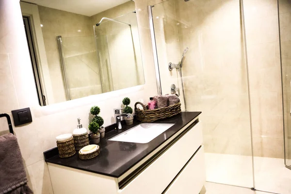 Lüks bir otel odası.