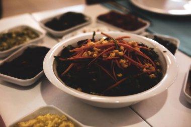 Geleneksel Türk ve Yunan yemek meze masası