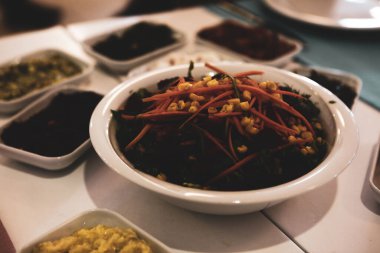 Geleneksel Türk ve Yunan yemek meze masası