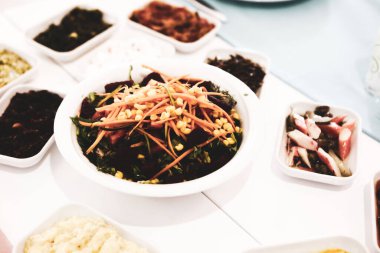 Geleneksel Türk ve Yunan yemek meze masası