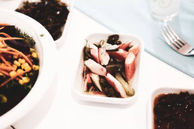 Geleneksel Türk ve Yunan yemek meze masası