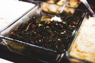 Geleneksel Türk ve Yunan yemek meze masası