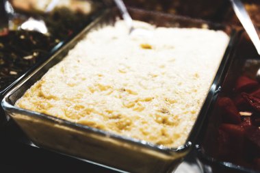 Geleneksel Türk ve Yunan yemek meze masası