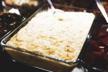 Geleneksel Türk ve Yunan yemek meze masası