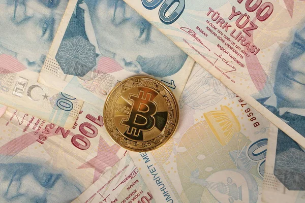 Turkiska Lira Sedlar Och Bitcoin — Stockfoto