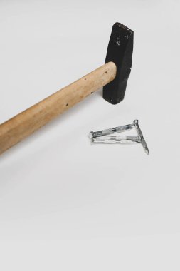 Eski model çekiç, marangozlar için bir zanaat aracı.