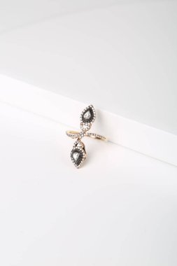 Elmas Mücevherler ve Moda Mücevherleri