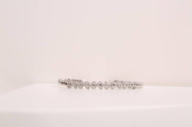 Elmas Mücevherler ve Moda Mücevherleri