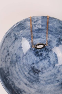 Elmas Mücevherler ve Moda Mücevherleri