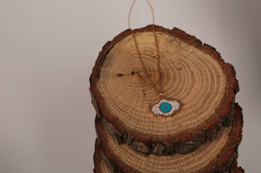 Elmas Mücevherler ve Moda Mücevherleri