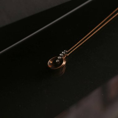 Elmas Mücevherler ve Moda Mücevherleri