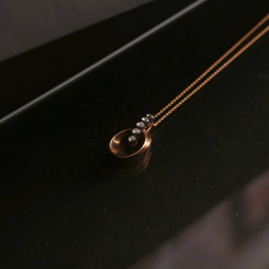 Elmas Mücevherler ve Moda Mücevherleri