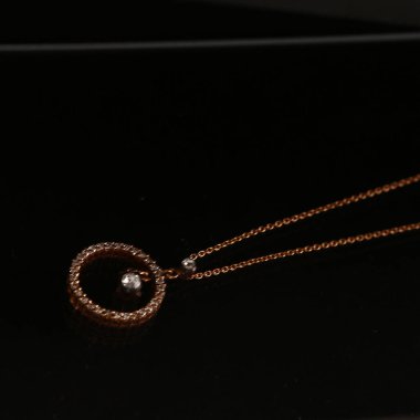 Elmas Mücevherler ve Moda Mücevherleri