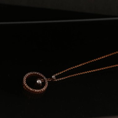 Elmas Mücevherler ve Moda Mücevherleri