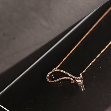 Elmas Mücevherler ve Moda Mücevherleri