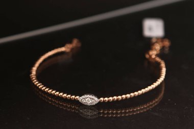 Elmas Mücevherler ve Moda Mücevherleri