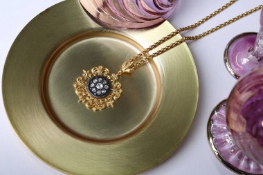 Elmas Mücevherler ve Moda Mücevherleri