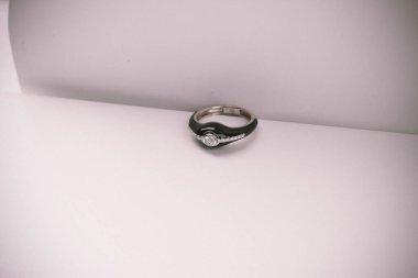 Elmas Mücevherler ve Moda Mücevherleri