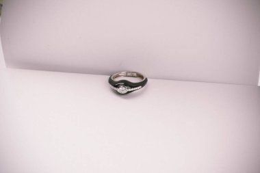 Elmas Mücevherler ve Moda Mücevherleri