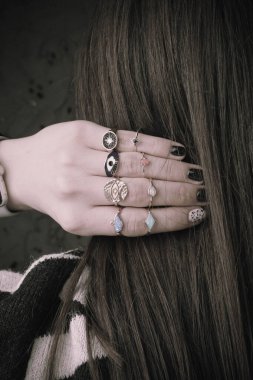 Elmas Mücevherler ve Moda Mücevherleri