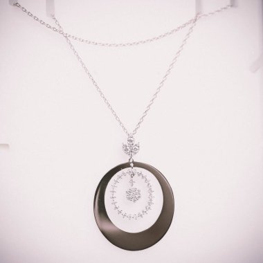 Elmas Mücevherler ve Moda Mücevherleri