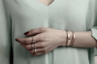 Elmas Mücevherler ve Moda Mücevherleri