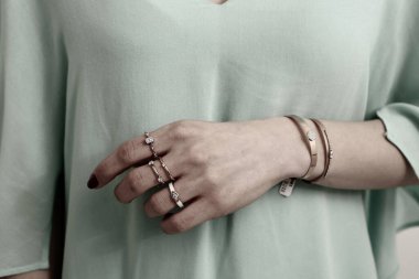 Elmas Mücevherler ve Moda Mücevherleri