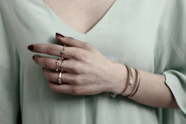 Elmas Mücevherler ve Moda Mücevherleri