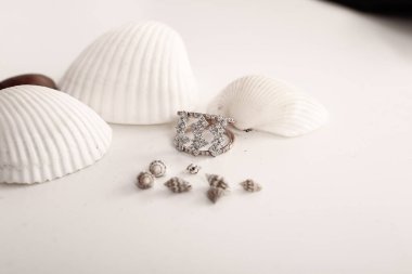 Elmas Mücevherler ve Moda Mücevherleri