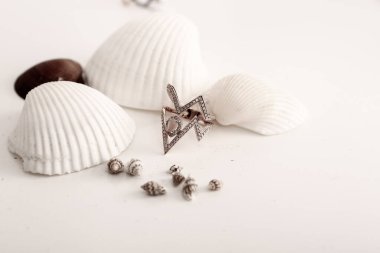 Elmas Mücevherler ve Moda Mücevherleri