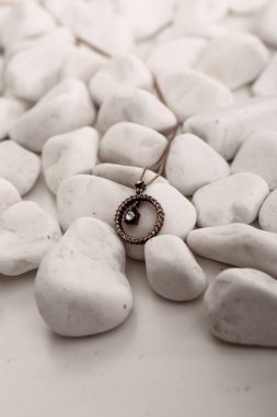 Elmas Mücevherler ve Moda Mücevherleri