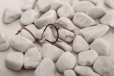 Elmas Mücevherler ve Moda Mücevherleri