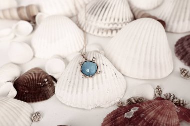 Elmas Mücevherler ve Moda Mücevherleri