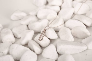 Elmas Mücevherler ve Moda Mücevherleri