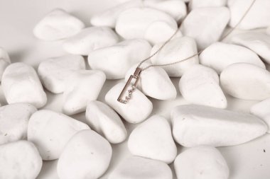 Elmas Mücevherler ve Moda Mücevherleri