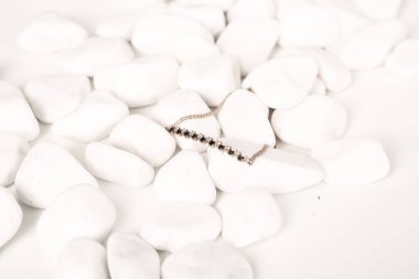 Elmas Mücevherler ve Moda Mücevherleri